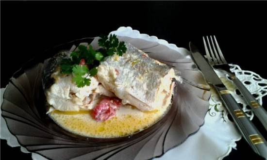 Trout in sour cream sauce