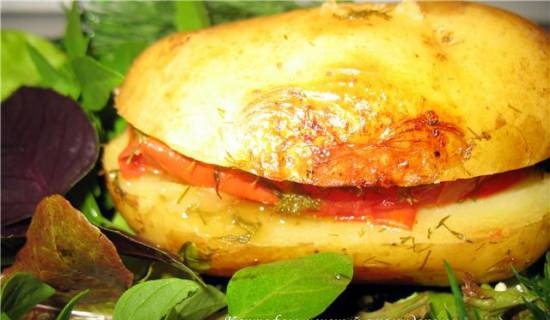 Potatoes baked with tomato