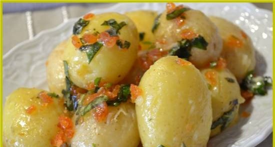 Young potatoes in mint sauce