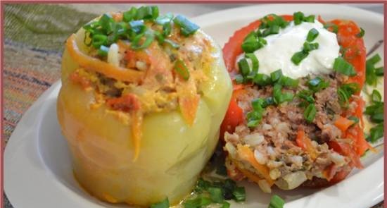 Stuffed aromatic peppers in a slow cooker