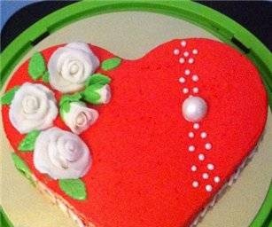 كعكة مع الحب