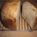 Brood met een mengsel van 8 granen in een broodmachine
