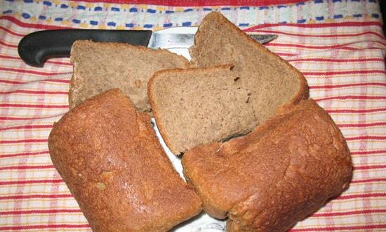 לחם סיבירי עשוי מחמישה סוגי קמח (יצרנית לחם LG)