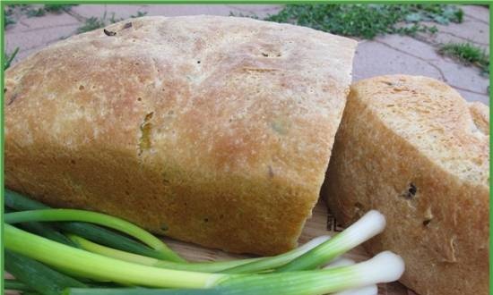 Wheat-corn bread with green onions (in the oven)