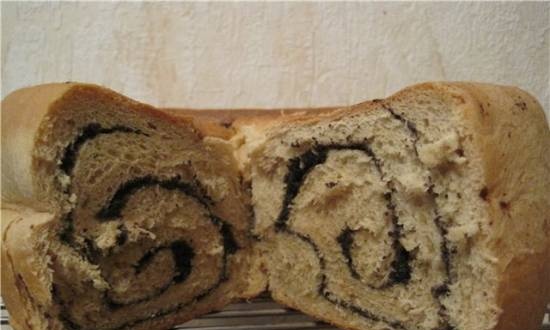 Poppy seed roll with liqueur and cappuccino (Panasonic SR-TMH 18)