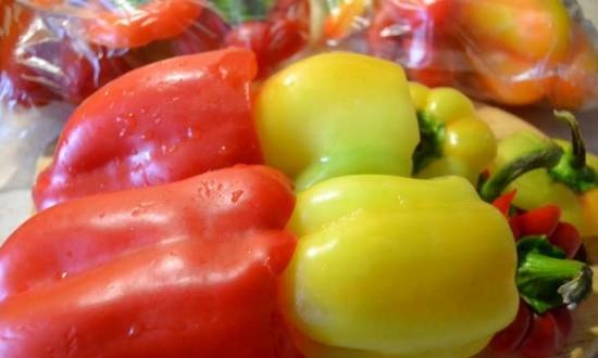 Sweet pepper for stuffing to bookmark in the freezer