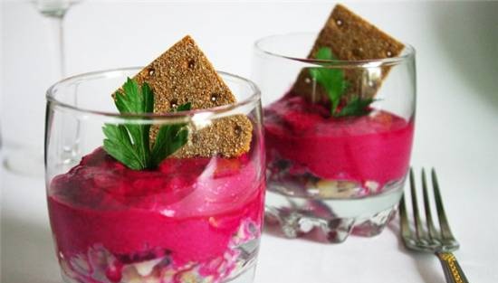 Herring with beetroot sauce