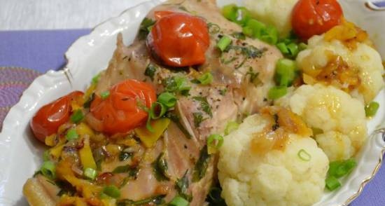 Stewed carp with tomatoes in Oursson slow cooker
