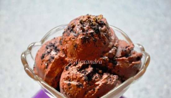 גלידת פרי שוקולד עם פירות יער אסאי