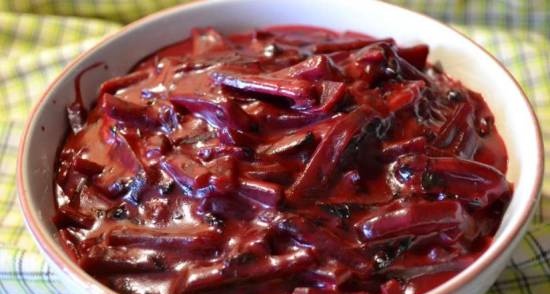 Beetroot with prunes stewed in Oursson pressure cooker