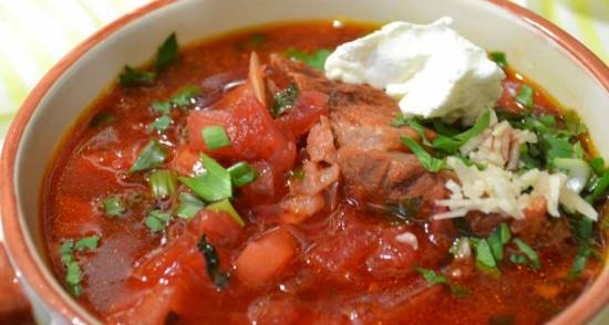 Red borsch with pork ribs in Oursson pressure cooker