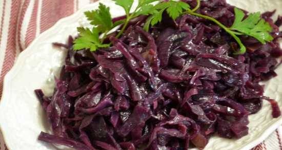Red cabbage, stewed with molasses