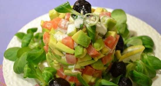 Avocado salad with salted salmon