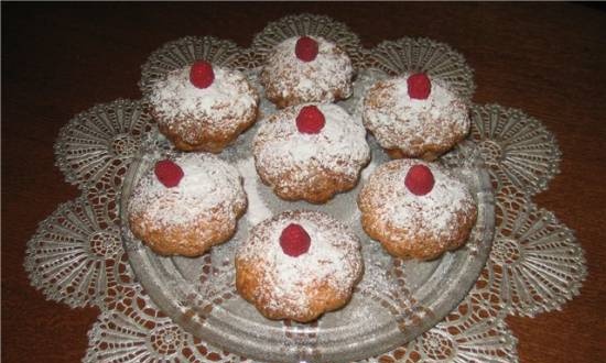 Raspberry muffins on jelly