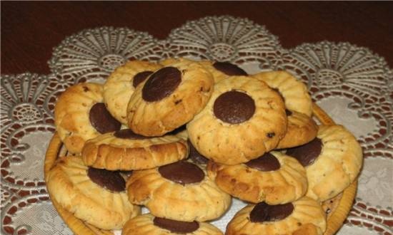 Biscotti con cocco, mandorle e gocce di cioccolato