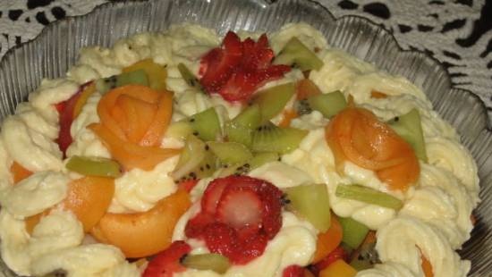 Fruit salad with apricots