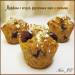 Muffins met bessen, fruitpuree en ontbijtgranen