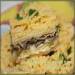 Pastel de bocadillo con champiñones y queso