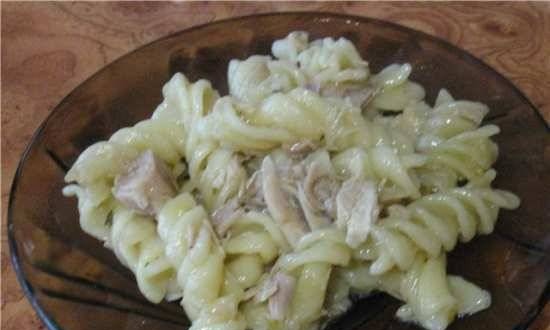 Figured pasta with meat in the Comfort Fy 500 pressure cooker