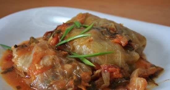 Peking cabbage stuffed cabbage with vegetable sauce in Oursson pressure cooker