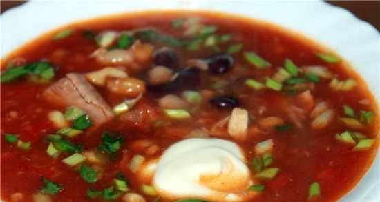 Tomato soup with beans and tuna