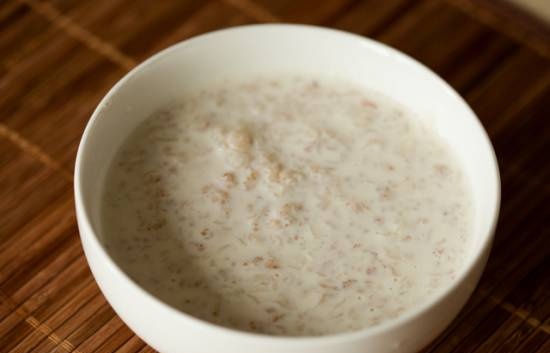 Milk porridge from 4 cereals in oursson 4002 pressure cooker