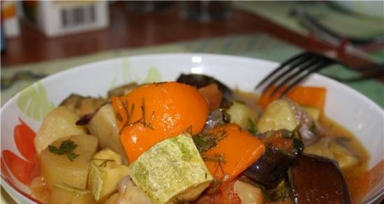 Vegetable stew in the Brand multicooker