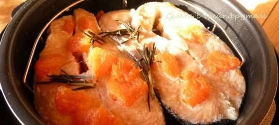 Salmon with grapefruit in a slow cooker