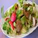  Warme salade met kippenlever, avocado, jonge radijs