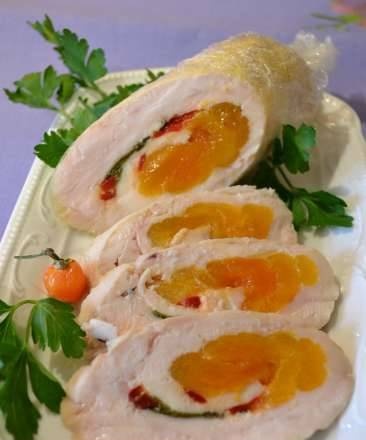 Chicken sausage rolls with dried apricots and sage "sous-vide"