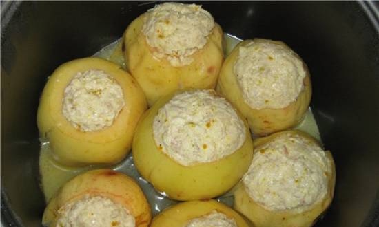 Apples stuffed with chicken fillet in white sauce (multicooker Panasonic SR-TMH 18)