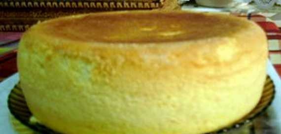Pan di Spagna in un multicooker Panasonic