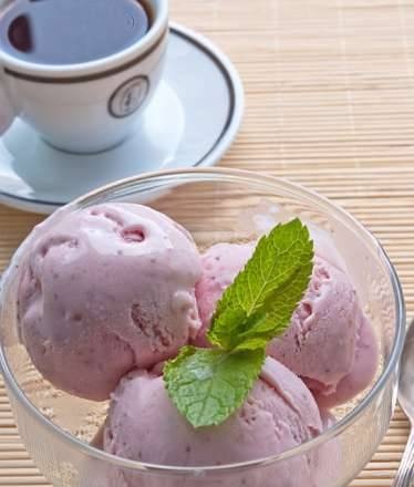 Cranberry-raspberry sorbet (Brand 3812 ice cream maker)