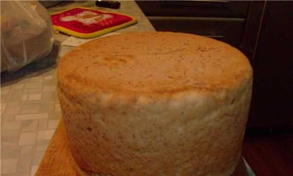 לחם שיבולת שועל עם קינמון וצימוקים לפי המתכון מהספר לחם. הטכנולוגיה והנוסחים של ג'יי המלמן