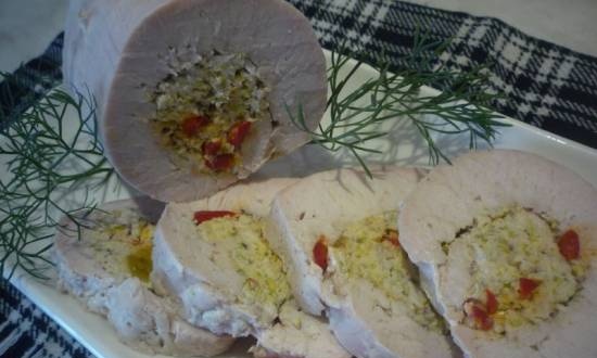 Turkey roll with pistachios, candied fruits and chili
(Multicooker-pressure cooker Brand 6051)