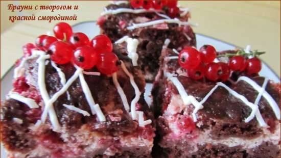 Brownie with cottage cheese and red currant
