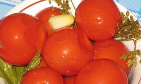 Licht gezouten tomaten