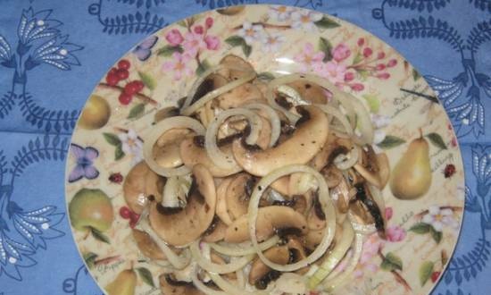 Raw mushroom salad Gourmet