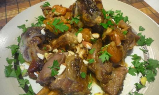 Spicy lamb with dried apricots and almonds
(multicooker-pressure cooker Brand 6051)