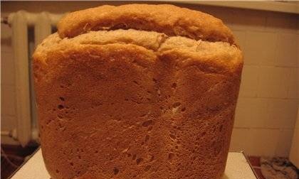 לחם על המחמצת "הנצחית" מקמח דגנים מלאים בתוך יצרנית לחם