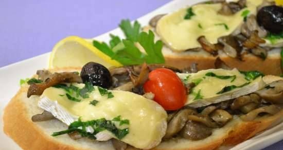 Breakfast: hot toast with mushrooms and soft cheese