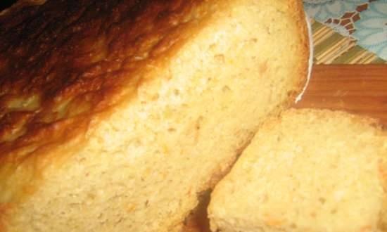 Wheat-corn bread with onions and carrots