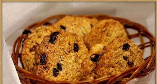 Oatmeal cookies with raisins and pumpkin seeds