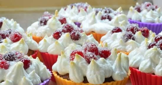 Redcurrant Muffins with Meringue
