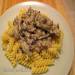 Pasta met champignons en gehakt lamsstoofpotje in een romige saus