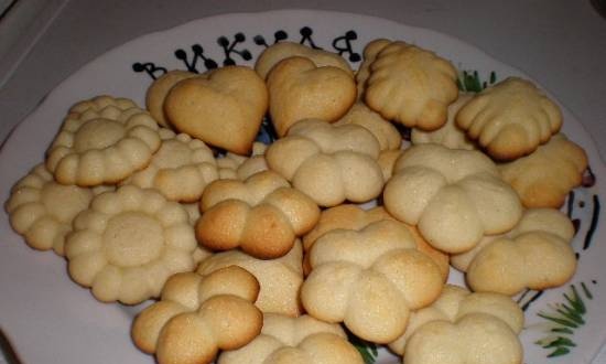 Zelfgemaakte kruimelige koekjes (formulier voor een gasfornuis)