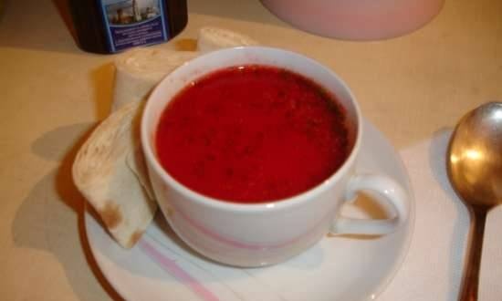 Céklapürés leves Sophie Dahl receptje alapján, szójatejgyártóban (Midea Mi-5)