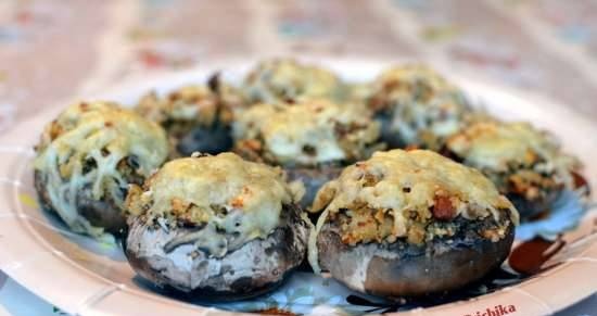 Stuffed and deep-fried champignons