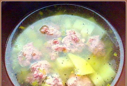 Soup with meatballs and yellow Turkish lentils (multicooker Brand 701)