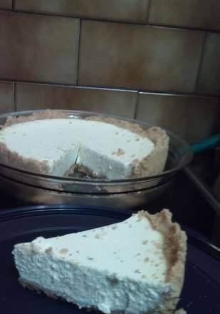 Cheesecake with herbs and garlic